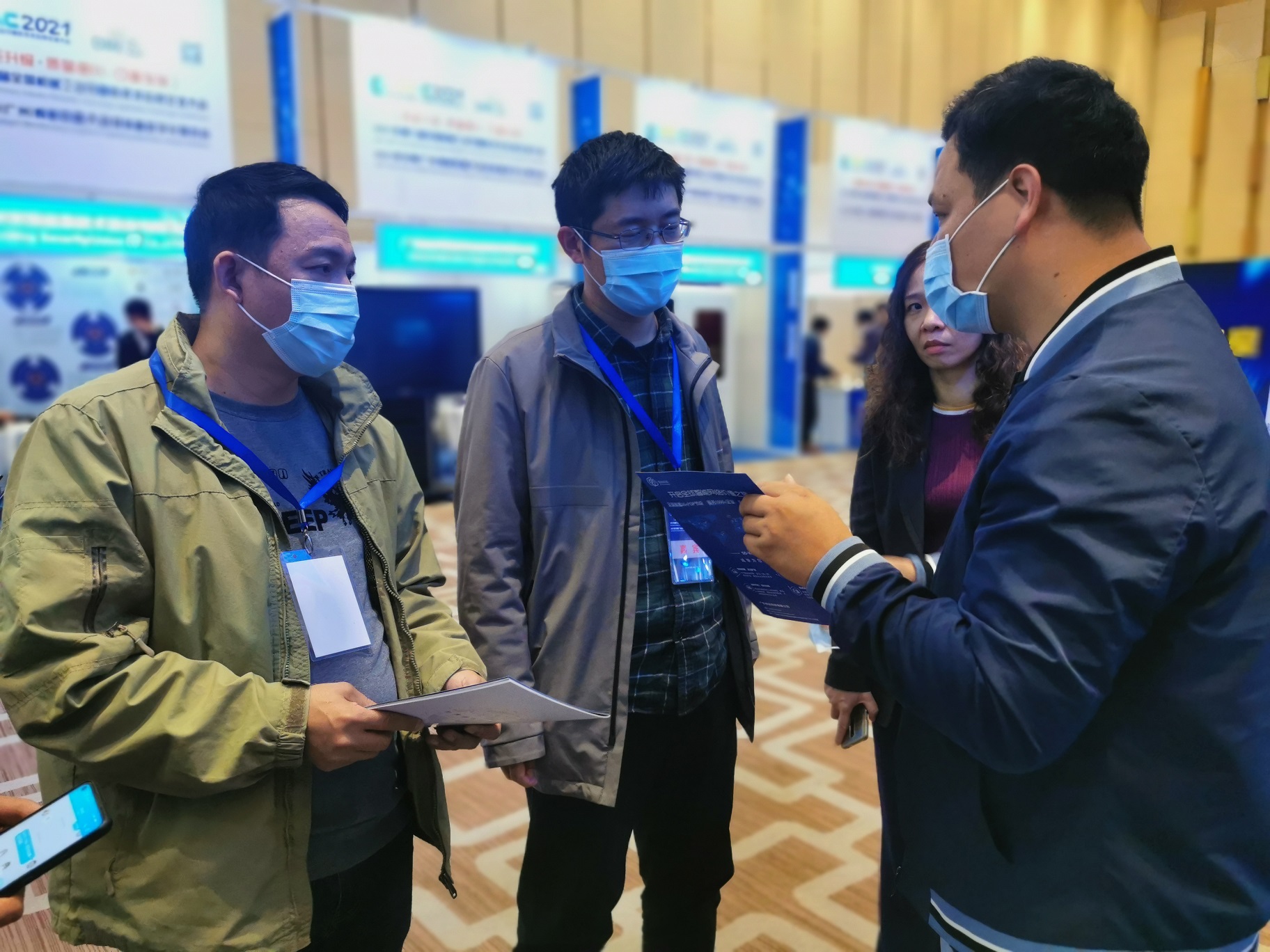 1639987581482662.jpg 無耳機.jpg